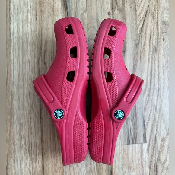 Red crocs - Picture 2 of 4